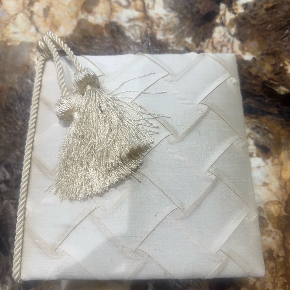 Elegant Cream Picture Frame with Tassel Accent